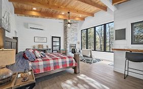 Whispering Pines - Lakeside